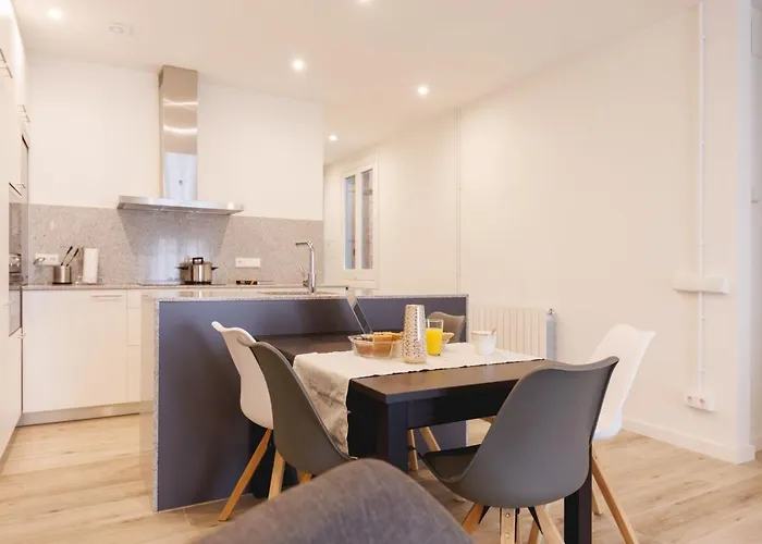 Bravissimo Ciutadans Penthouse, 3-bedroom * Girona