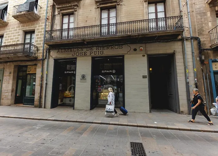 Bravissimo Ciutadans Penthouse, 3-bedroom Apartament Girona